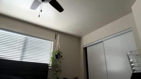 Snapshot of sirbubblesworth chatting on 03/21/26, 12:15 sirbubblesworth online show from 03/21/26, 12:15