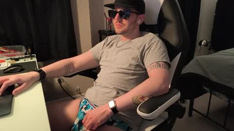Snapshot of sirdaddymcqween chatting on 04/02/26, 07:50 Sir Daddy McQween online show from 04/02/26, 07:50