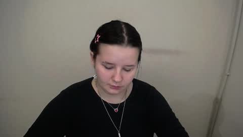 Snapshot of siren_dahlia_ chatting on 11/01/25, 09:33 Mina online show from 11/01/25, 09:33