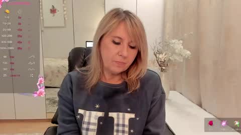 Snapshot of sirena99 chatting on 03/01/25, 07:26  Sirene  online show from 03/01/25, 07:26