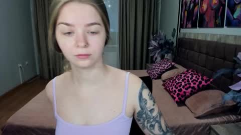 Snapshot of sirenabloom chatting on 05/11/26, 04:29 SirenaBloom online show from 05/11/26, 04:29
