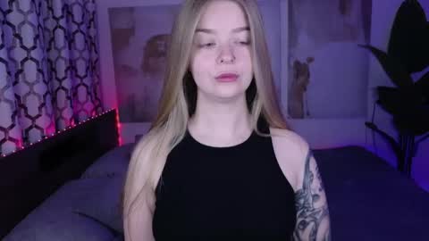 Snapshot of sirenabloom chatting on 06/04/26, 05:24 SirenaBloom online show from 06/04/26, 05:24