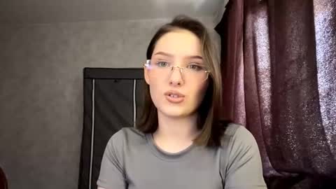 Snapshot of sirenapen chatting on 03/22/26, 05:11 Aurora online show from 03/22/26, 05:11