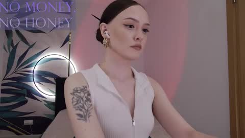 Snapshot of sirenaswhisper chatting on 03/08/26, 04:55 Goddess Sirena online show from 03/08/26, 04:55