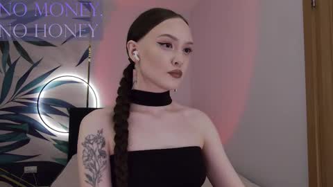 Snapshot of sirenaswhisper chatting on 03/09/26, 07:51 Goddess Sirena online show from 03/09/26, 07:51