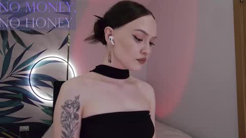 Snapshot of sirenaswhisper chatting on 03/10/26, 07:57 Goddess Sirena online show from 03/10/26, 07:57