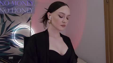 Snapshot of sirenaswhisper chatting on 03/12/26, 12:39 Goddess Sirena online show from 03/12/26, 12:39