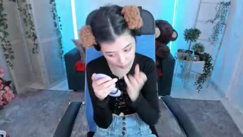 Snapshot of sirenmystique chatting on 07/15/26, 11:04 Si online show from 07/15/26, 11:04