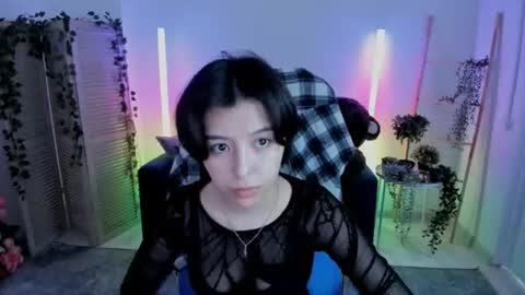 Snapshot of sirenmystique chatting on 07/16/26, 10:21 Si online show from 07/16/26, 10:21