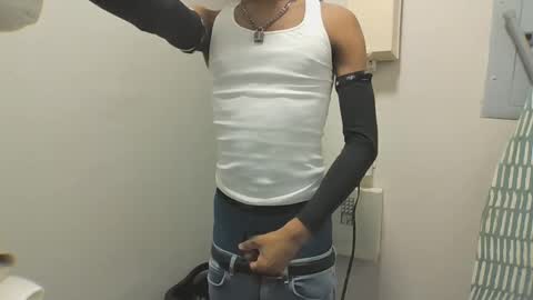 Snapshot of sirenofsin2002 chatting on 01/23/25, 12:09 sirenofsin2002 online show from 01/23/25, 12:09