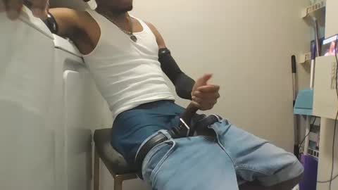 Snapshot of sirenofsin2002 chatting on 01/23/25, 03:32 sirenofsin2002 online show from 01/23/25, 03:32