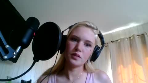 Snapshot of sirentalks chatting on 05/21/26, 06:26 Sirentalks online show from 05/21/26, 06:26