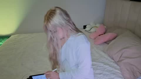 Snapshot of sirenveya chatting on 06/29/26, 07:03 sirenveya online show from 06/29/26, 07:03