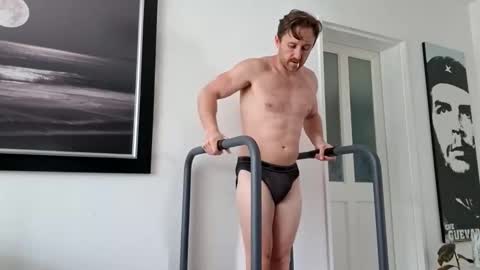 Giovanni online show from 10/15/25, 09:09