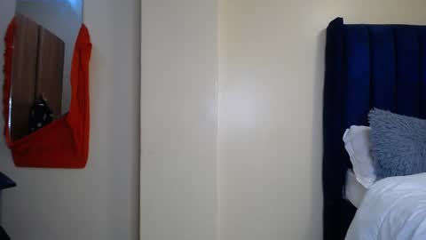 Snapshot of siri_saru chatting on 03/10/25, 01:01 Deey online show from 03/10/25, 01:01