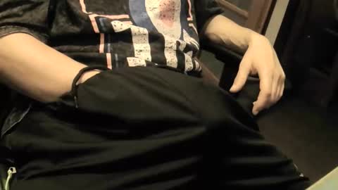 Snapshot of siriusobjt chatting on 12/15/25, 03:44 siriusobjt online show from 12/15/25, 03:44