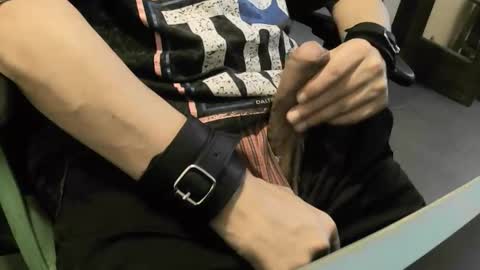 Snapshot of siriusobjt chatting on 12/16/25, 03:00 siriusobjt online show from 12/16/25, 03:00