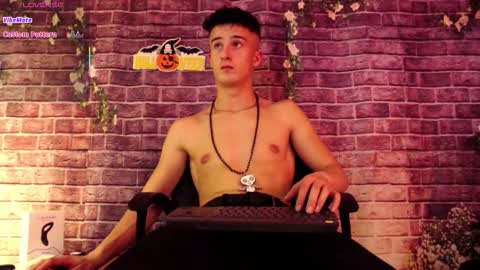 Snapshot of sirredy chatting on 10/29/25, 06:09 Edy online show from 10/29/25, 06:09