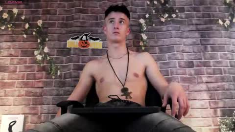 Snapshot of sirredy chatting on 10/30/25, 06:08 Edy online show from 10/30/25, 06:08