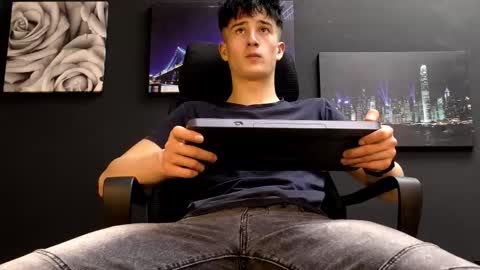 SirReedy online show from 12/21/25, 09:49