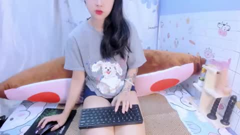 Snapshot of sisi_baby chatting on 10/04/25, 03:37 julila online show from 10/04/25, 03:37