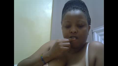 Snapshot of sisibrown97 chatting on 05/10/26, 05:12 brown online show from 05/10/26, 05:12