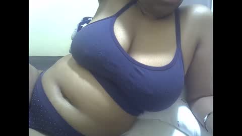 Snapshot of sisibrown97 chatting on 05/17/26, 10:39 brown online show from 05/17/26, 10:39