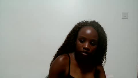 Snapshot of sismile chatting on 04/08/26, 10:32 shannie online show from 04/08/26, 10:32