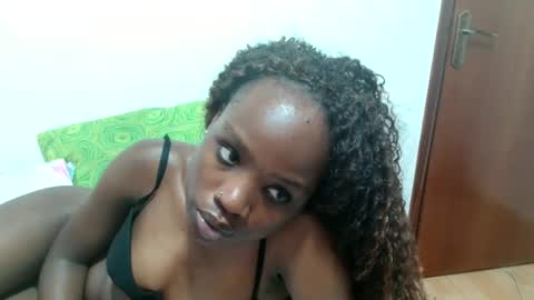 Snapshot of sismile chatting on 04/09/26, 06:19 shannie online show from 04/09/26, 06:19