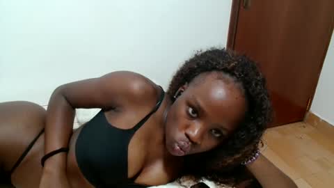 Snapshot of sismile chatting on 04/11/26, 11:14 shannie online show from 04/11/26, 11:14