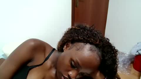 Snapshot of sismile chatting on 04/18/26, 07:58 shannie online show from 04/18/26, 07:58