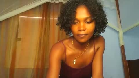 Sissi0325 online show from 02/05/26, 09:03