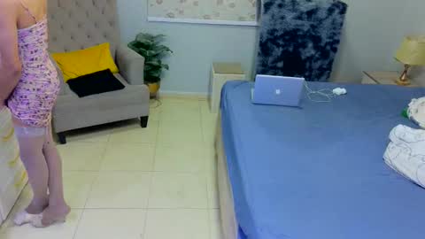 D i f a  Ana Arbeh shemale online show from 03/10/26, 07:13