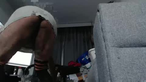 Snapshot of sissyboilooking chatting on 02/04/25, 01:16 RESPONDS WELL TO ... online show from 02/04/25, 01:16