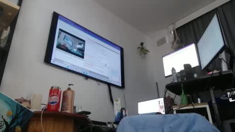 Snapshot of sissyboilooking chatting on 09/13/25, 04:23 RESPONDS WELL TO ... online show from 09/13/25, 04:23