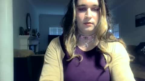 sissychrissy91 online show from 11/16/25, 06:35