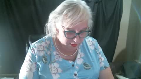 Snapshot of sissydianetx chatting on 12/09/24, 12:34 Sissy Diane online show from 12/09/24, 12:34