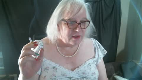 Snapshot of sissydianetx chatting on 12/22/24, 02:06 Sissy Diane online show from 12/22/24, 02:06