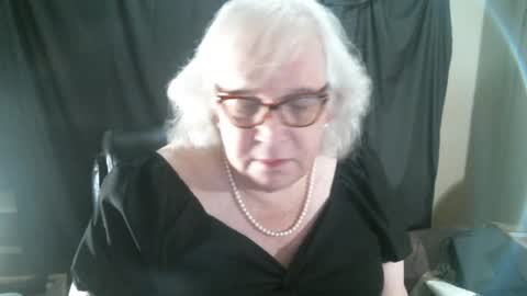 Snapshot of sissydianetx chatting on 12/26/24, 12:25 Sissy Diane online show from 12/26/24, 12:25