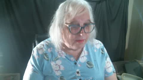 Snapshot of sissydianetx chatting on 01/03/25, 12:33 Sissy Diane online show from 01/03/25, 12:33