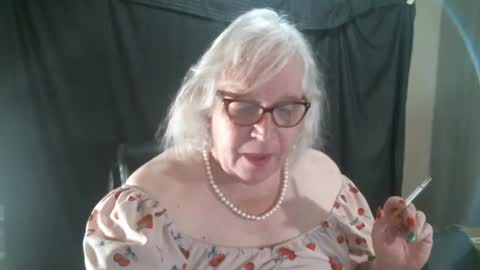 Snapshot of sissydianetx chatting on 01/04/25, 01:53 Sissy Diane online show from 01/04/25, 01:53