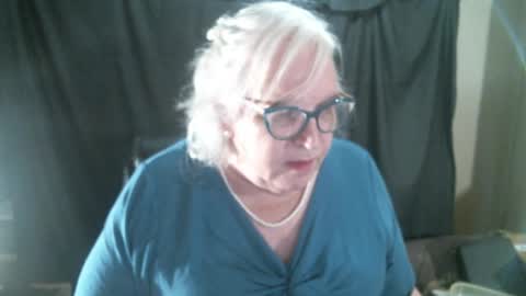 Snapshot of sissydianetx chatting on 01/06/25, 12:27 Sissy Diane online show from 01/06/25, 12:27