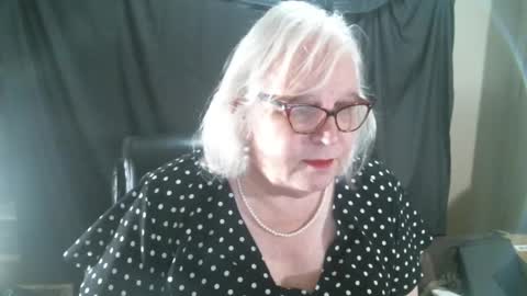 Snapshot of sissydianetx chatting on 01/08/25, 12:38 Sissy Diane online show from 01/08/25, 12:38
