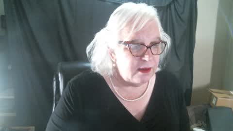 Snapshot of sissydianetx chatting on 01/09/25, 12:35 Sissy Diane online show from 01/09/25, 12:35