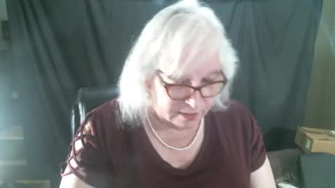 Snapshot of sissydianetx chatting on 01/10/25, 12:38 Sissy Diane online show from 01/10/25, 12:38