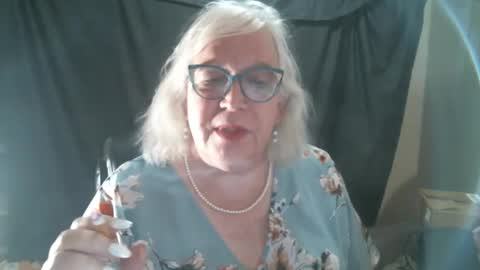 Snapshot of sissydianetx chatting on 01/21/25, 12:36 Sissy Diane online show from 01/21/25, 12:36