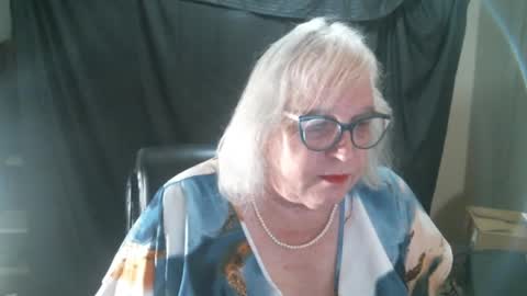 Snapshot of sissydianetx chatting on 01/25/25, 12:38 Sissy Diane online show from 01/25/25, 12:38
