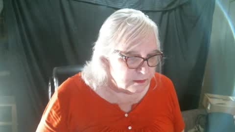 Snapshot of sissydianetx chatting on 02/10/25, 12:30 Sissy Diane online show from 02/10/25, 12:30