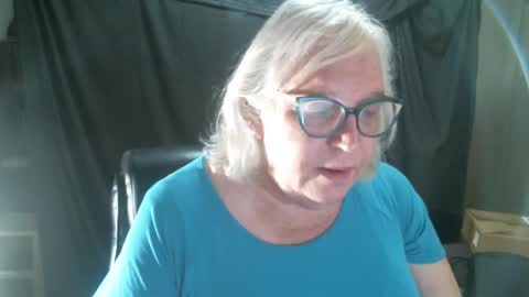 Snapshot of sissydianetx chatting on 02/11/25, 12:38 Sissy Diane online show from 02/11/25, 12:38