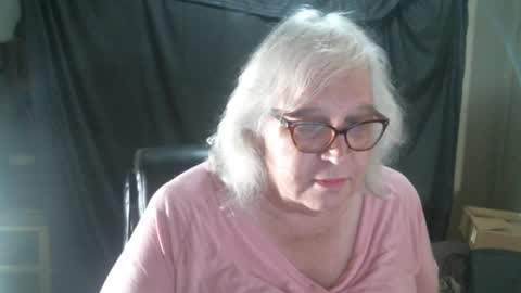 Snapshot of sissydianetx chatting on 02/12/25, 12:37 Sissy Diane online show from 02/12/25, 12:37